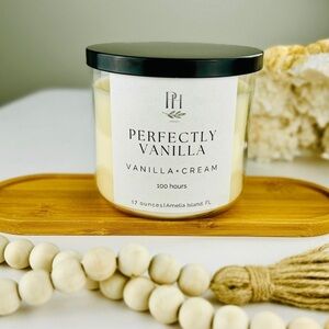 Perfectly Vanilla 9oz Candle‎ with notes of Buttercream,Vanilla & Bourbon